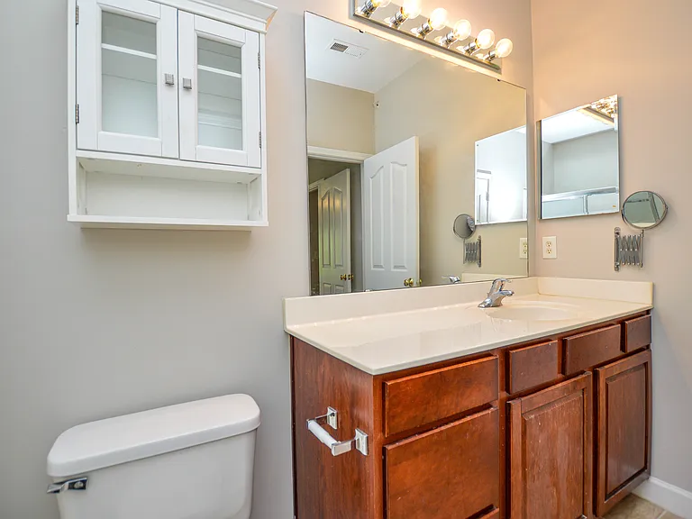 9823 Hyde Glen Ct — Photo 24