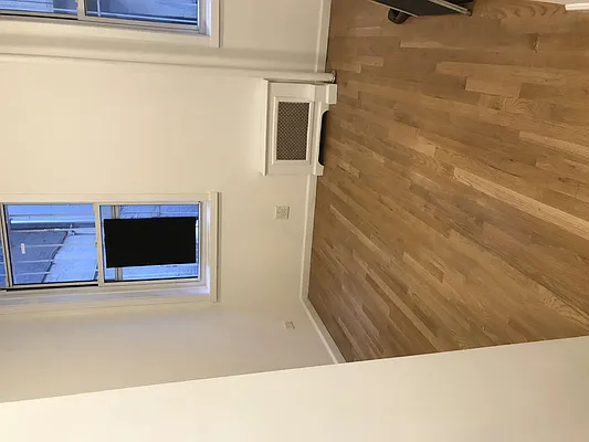 Rented by Bond New York | media 28