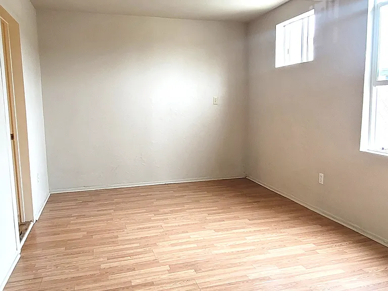 218 W Carson St #A — Photo 14