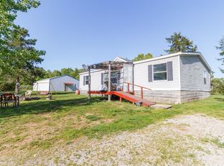 22080 Trails End Dr, Lebanon, MO 65536