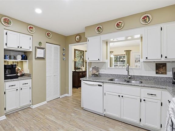 4th image of 710 SW 77th Ter