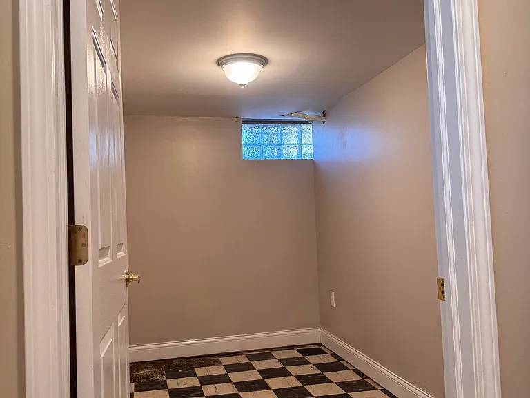 407 Roth Blvd — Photo 30