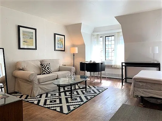 Rented by Dynamik Realty | media 24