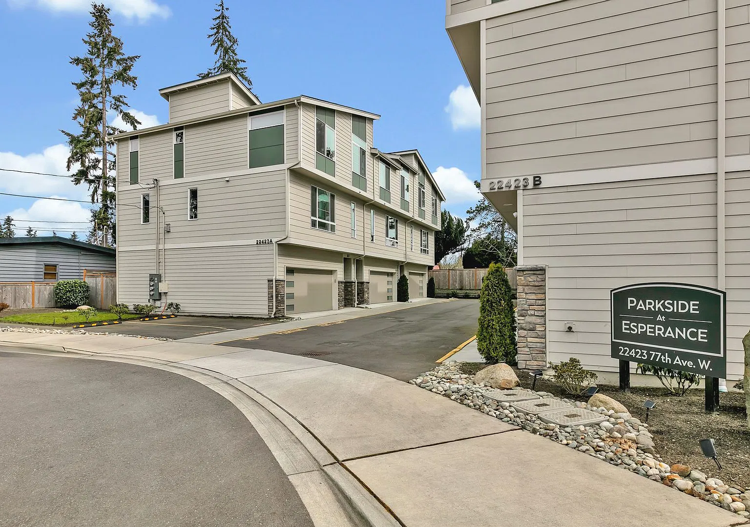 3bed/2.5 Bath Modern Comfort Meets Elegant Design — Photo 1