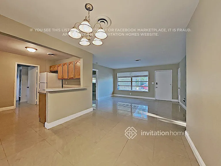 5560 SW 7th Ct — Photo 8