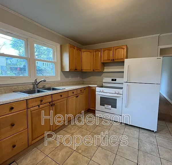 1506 Seigle Ave — Photo 5