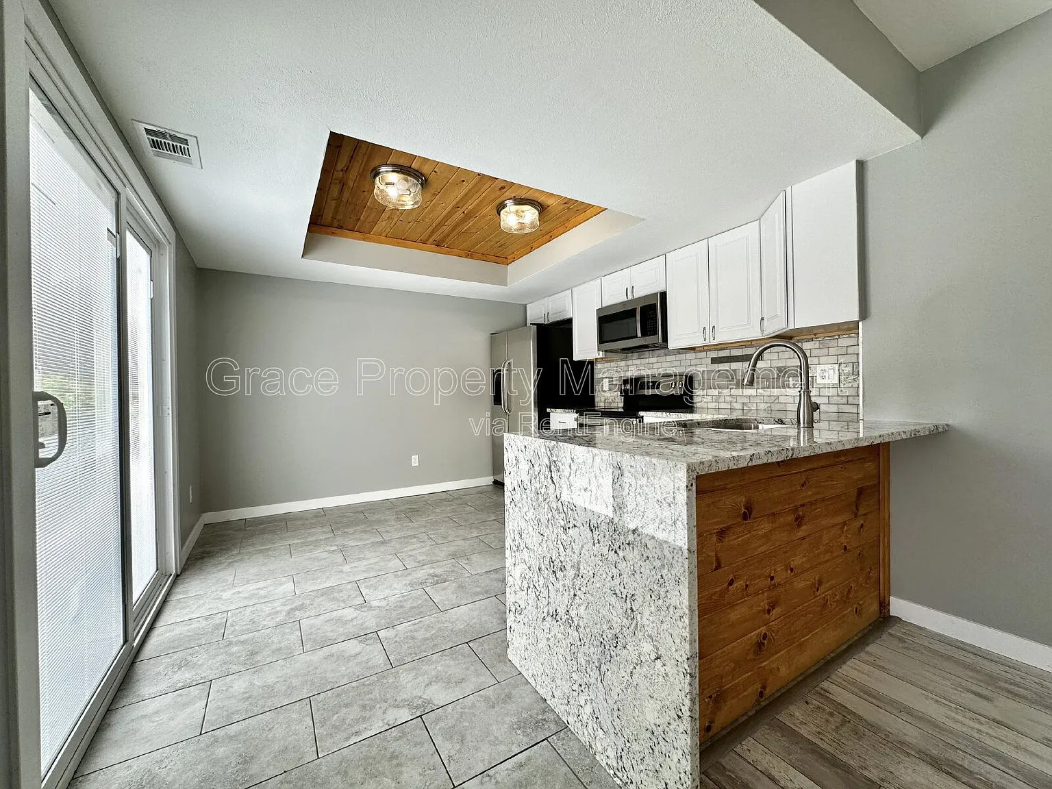 2 bed, 2.0 bath, 1208 sqft, $1,895 — Photo 3