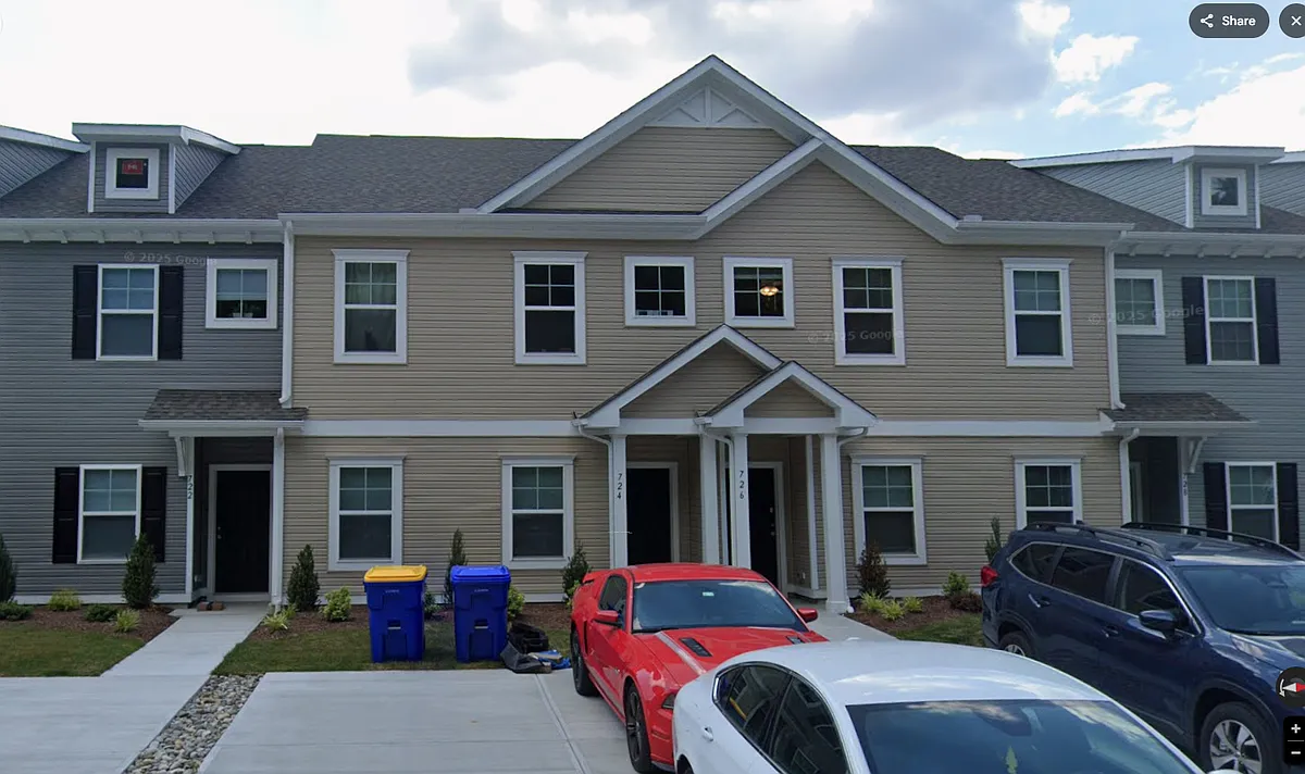 Building Photo - 724 Sylvia St