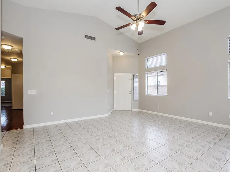 14510 N 87th Ave — Photo 3