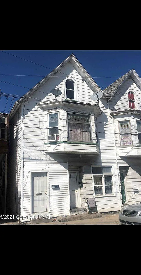2 bed, 1.0 bath, 850 sqft, $950 — Photo 1