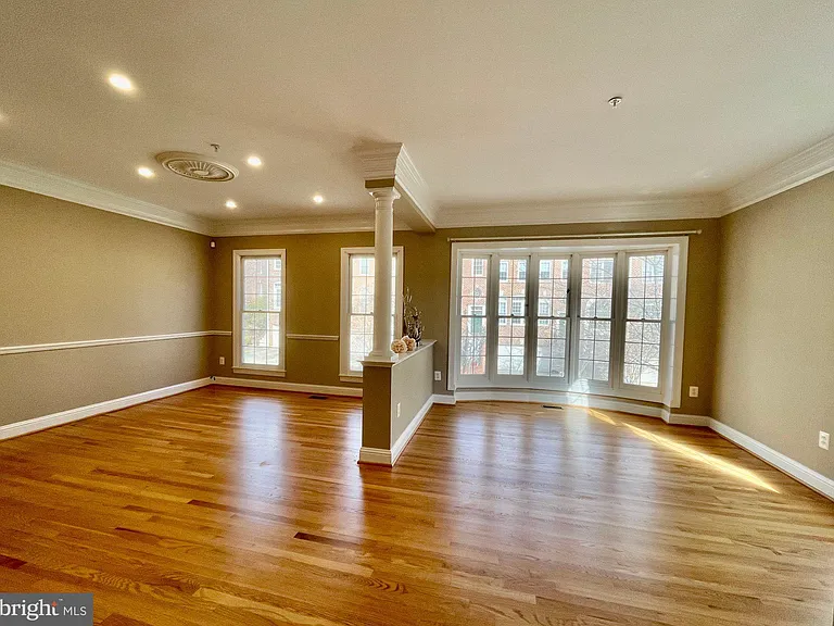 1030 Grand Oak Way — Photo 8