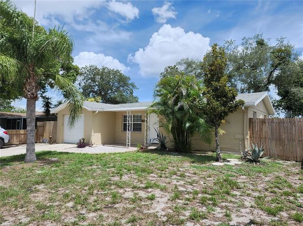 3221 Fairmount Dr