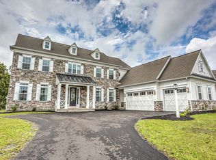 11 Braxton Ter, Mechanicsburg, PA 17050