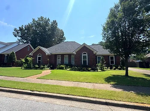 304 Bay Hill Way SW Photo 1