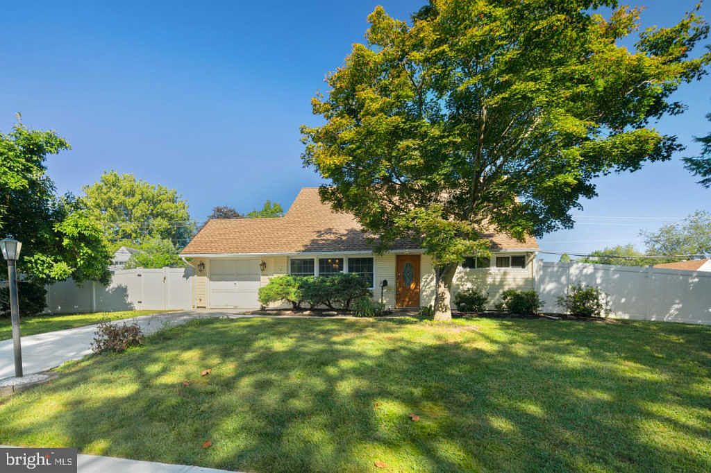 98 Mill Dr, Levittown, PA 19056 Zillow