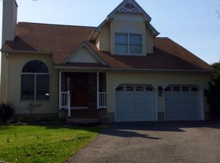14 Rachel Ct, Clinton, NJ 08809