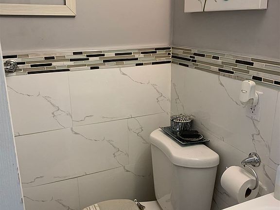 689389F5-B759-40C9-B860-F716AC875891