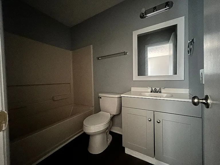6466 Kelmscot Ct — Photo 22