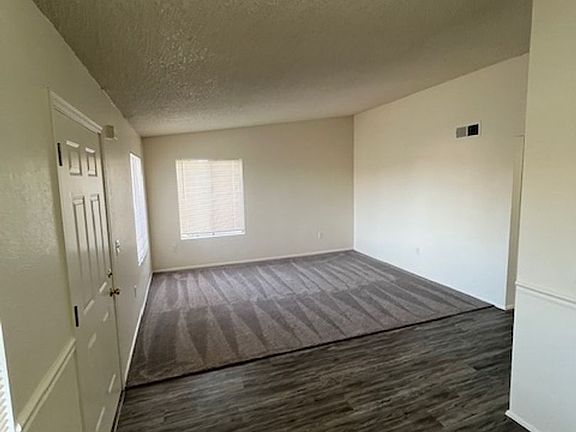 4th image of 3049 E Cicero St #201