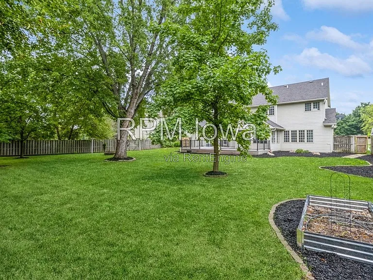 13585 Summit Dr — Photo 31