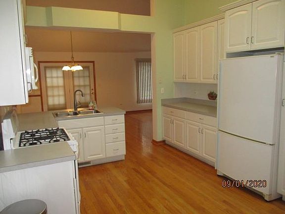 5th image of 8102 Chesterton Dr