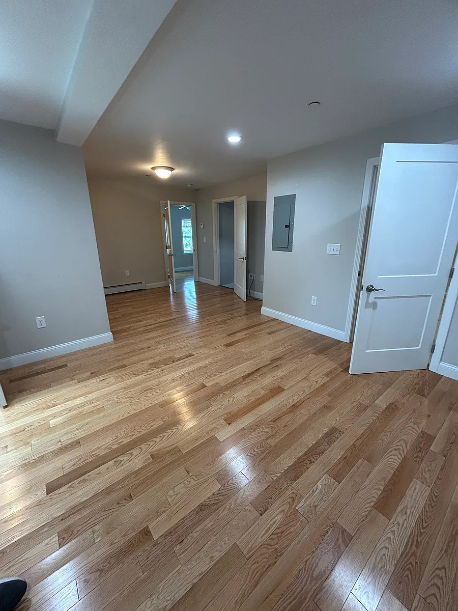 Building Photo - 601 Wood St #1-R