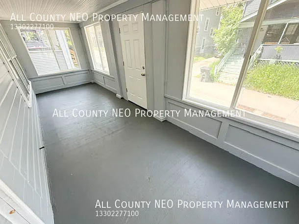 Beautifully updated 4bedroom colonial home! — Photo 4