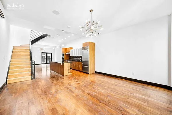 Rented by Sotheby's International Realty | media 18