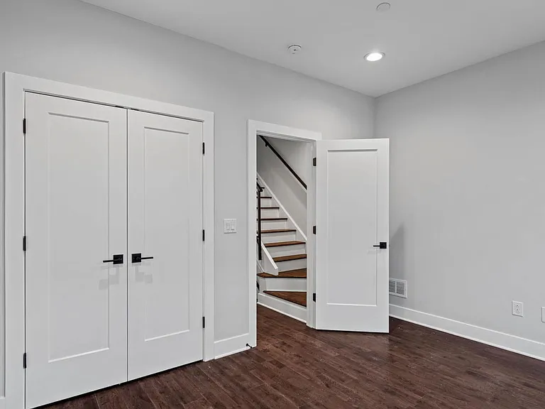 1410 N Marston St — Photo 8