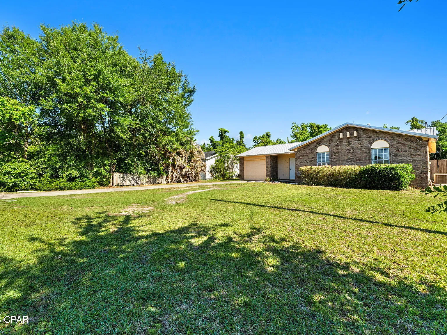3 bed, 970 sqft, $1,700 — Photo 2