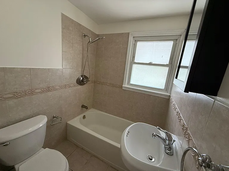 25 Wood St #2 — Photo 3