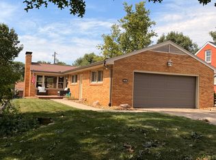 8 Briarwood Ave, Bloomington, IL 61701