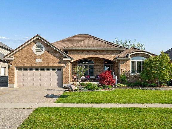 3rd image of 366 Townsend Dr