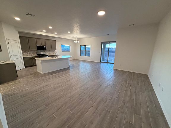 3rd image of 2665 Seaforth Cir