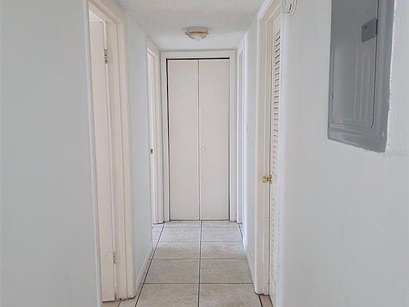 5th image of 921 W Oak Ridge Rd APT C