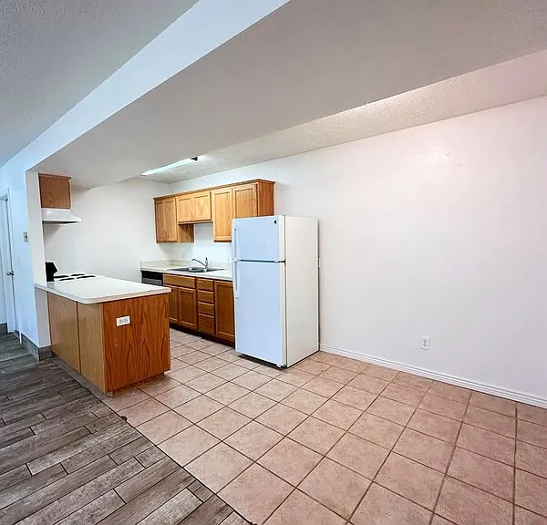 1675 W 100 N #B — Photo 3