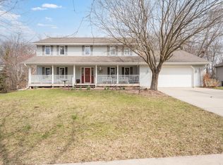 2217 Baihly Summit Dr SW, Rochester, MN 55902