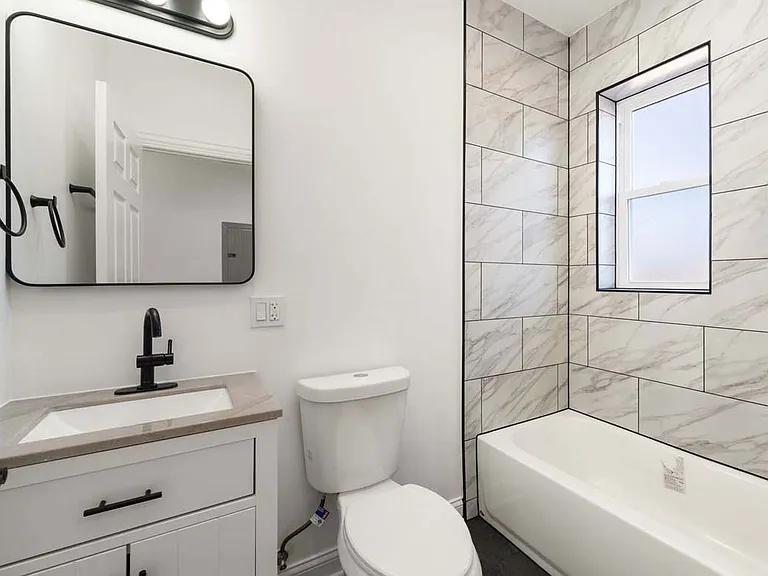 7337 S Green St #2 — Photo 13