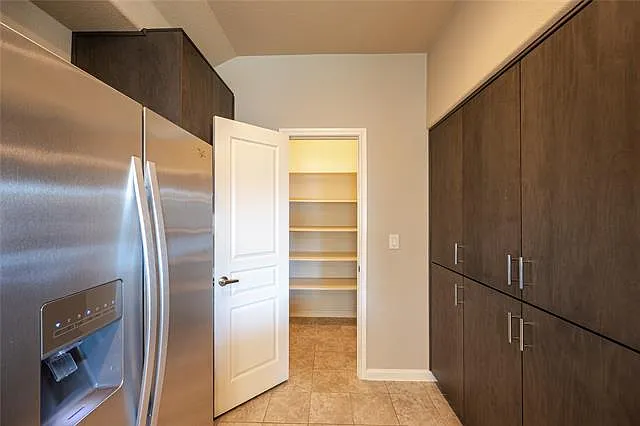 1141 Kingston Ct — Photo 15