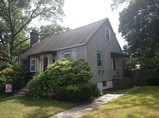 7 Earnshaw St, West Roxbury, MA 02132