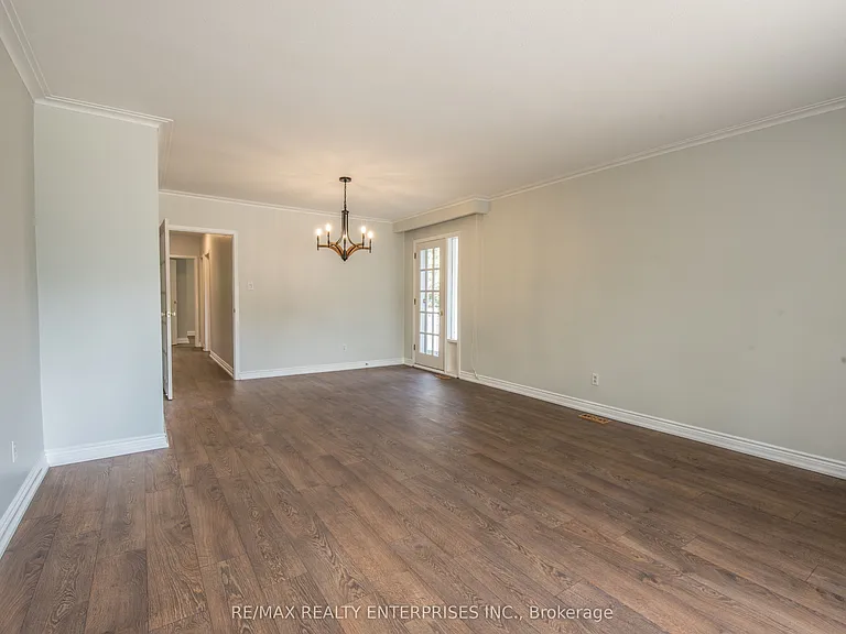 8 Weber Dr — Photo 7