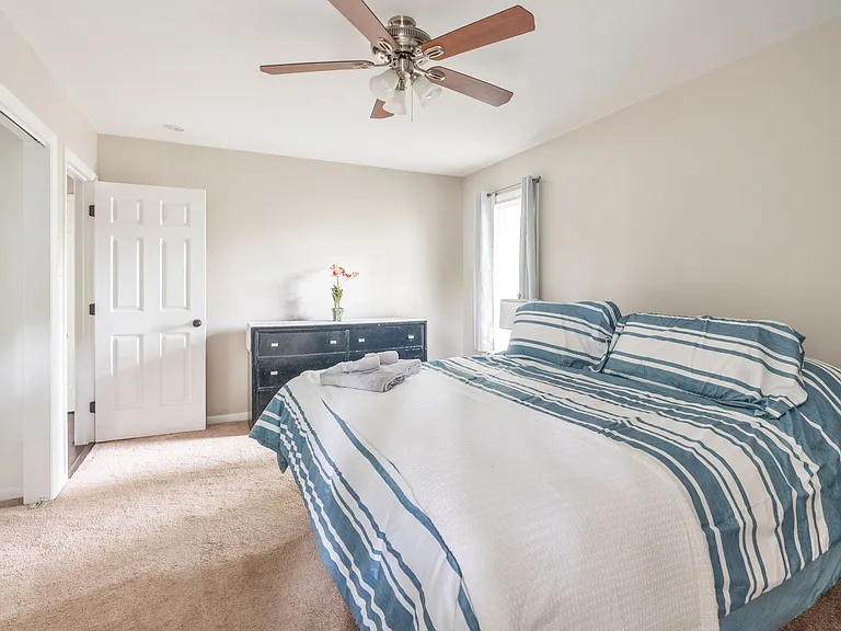 1902 Cambridge Dr — Photo 21