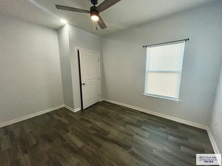 1122 E 20th St #5 — Photo 11