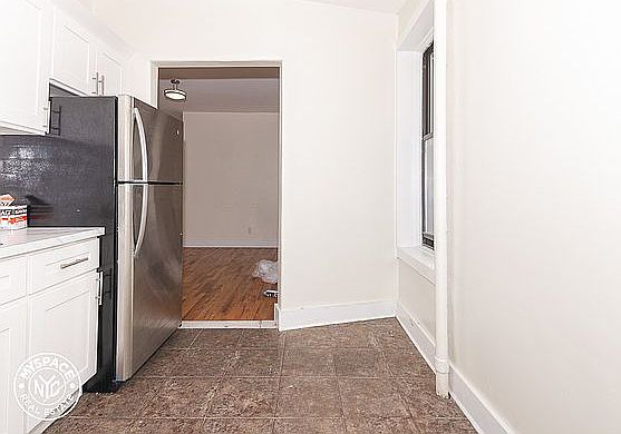 4th image of 68 Saint Pauls Pl APT D1