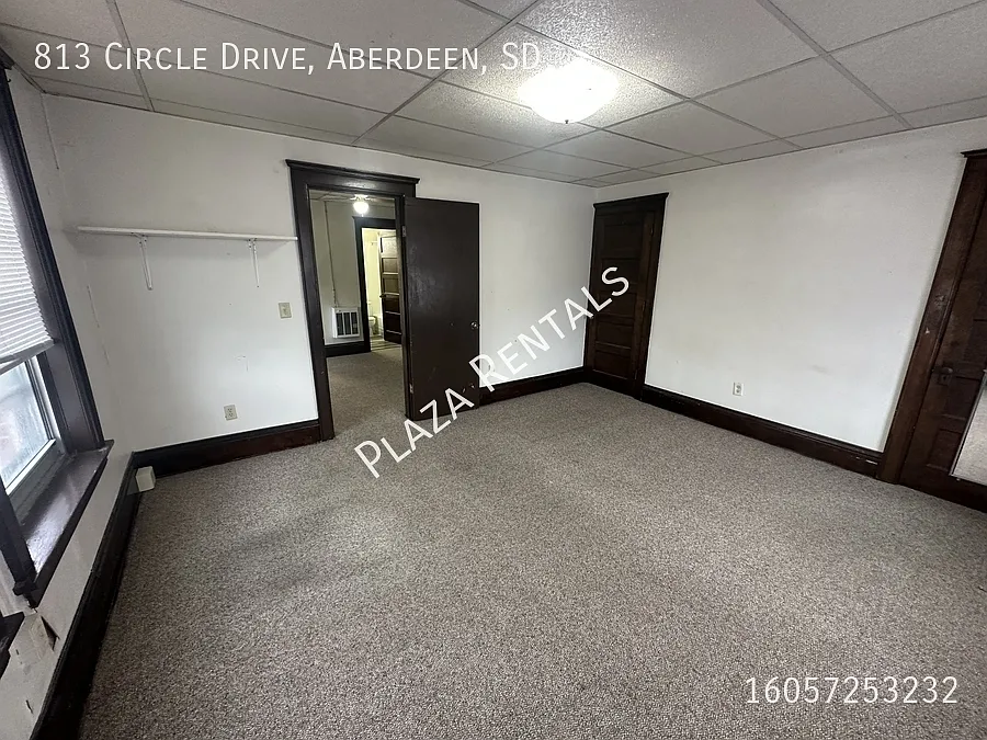 Building Photo - 19 7th Ave SE #209
