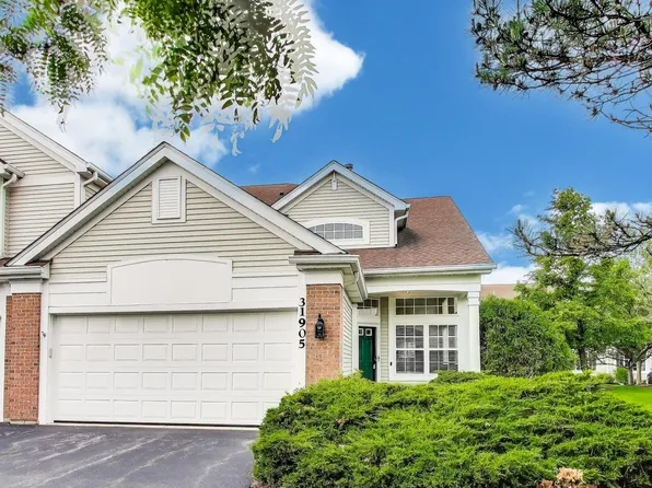 31905 Millard Cir, Warrenville, IL 60555