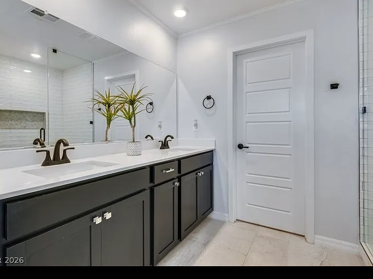 9493 Sky Pointe Dr — Photo 7