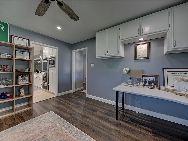 1600 Pecan St — Photo 19