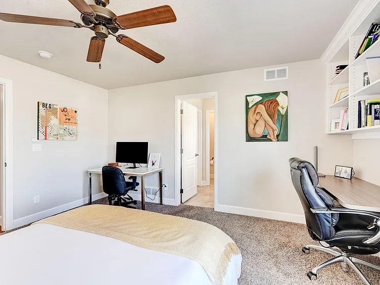 15515 W Washburn Ave — Photo 22