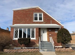 2648 W 97th St, Evergreen Park, IL
